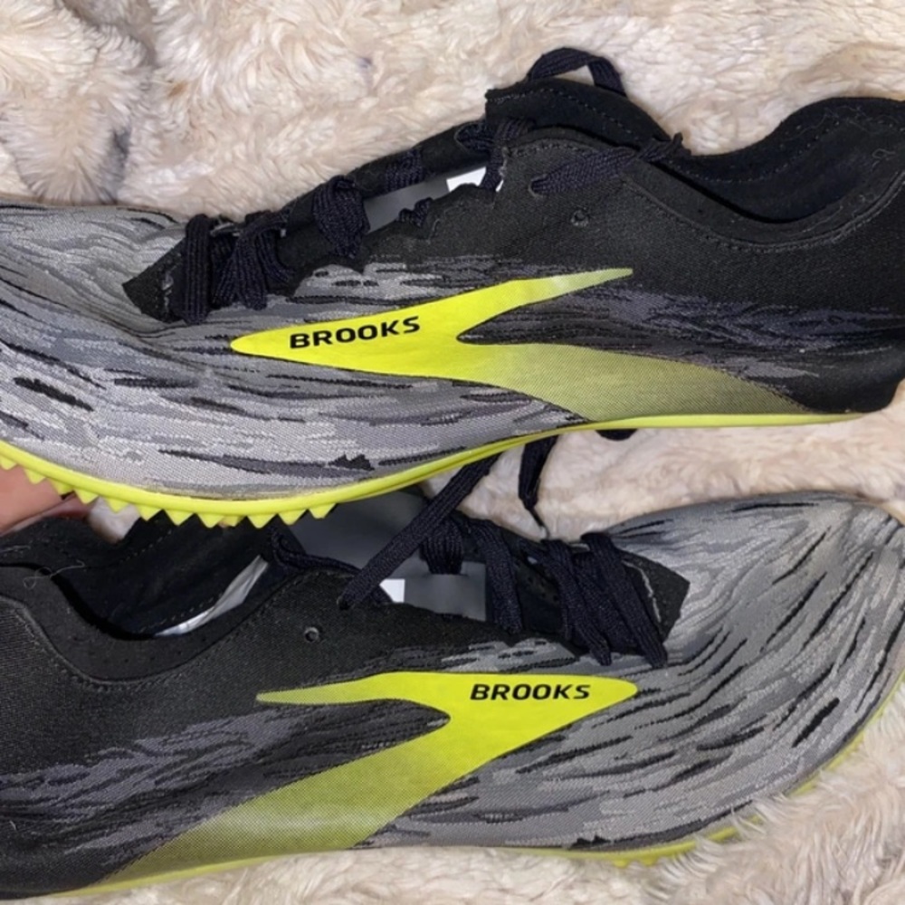Brooks Men's Athletic Shoes - Black and Neon Yellow